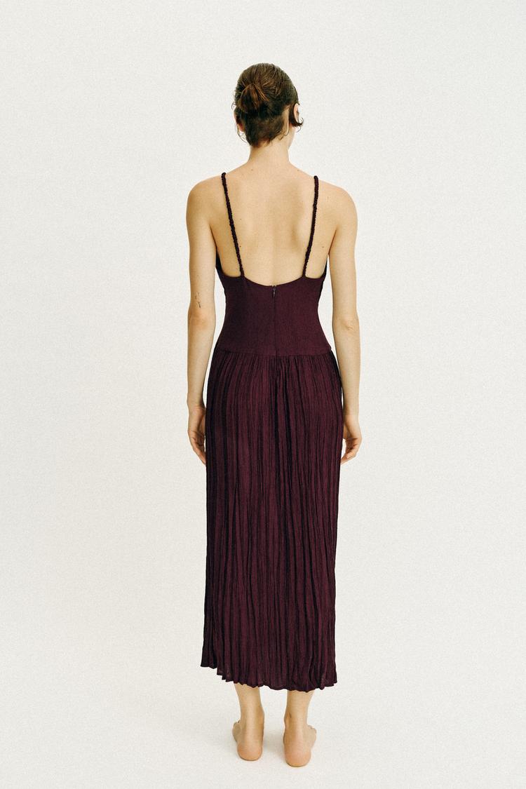 ROBE MI-LONGUE AVEC ACCESSOIRES